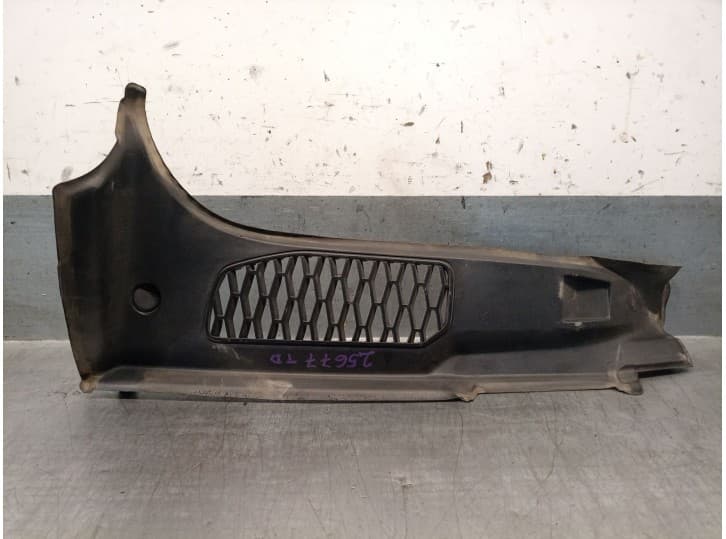 Recambio de moldura para land rover discovery v (l462) 2.0 sd4 4x4 referencia OEM IAM HY3244248AD LR082948