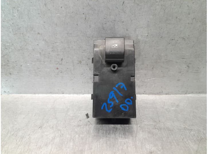 Recambio de mando elevalunas delantero derecho para chevrolet orlando (j309) 1.8 referencia OEM IAM 13305370 13305370