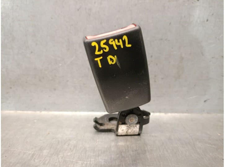Recambio de enganche cinturon trasero derecho para fiat grande punto (199_) 1.4 (199axb11, 199axb1a, 199bxb1a, 199axl1a) referen