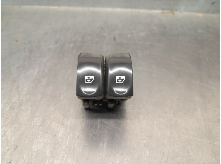 Recambio de mando elevalunas delantero izquierdo para renault twingo ii (cn0_) 1.5 dci (cn0e) referencia OEM IAM 8200214943 8200