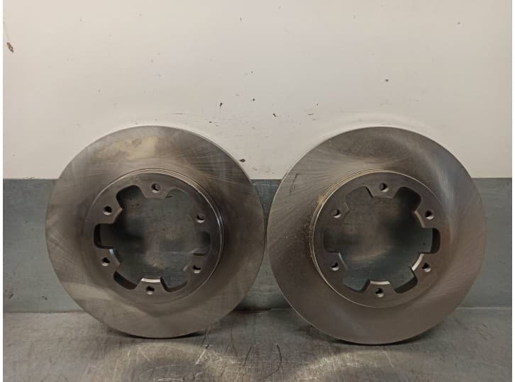 Recambio de disco freno delantero para nissan pick up (d21) 2.5 d 4wd referencia OEM IAM 4020610W01