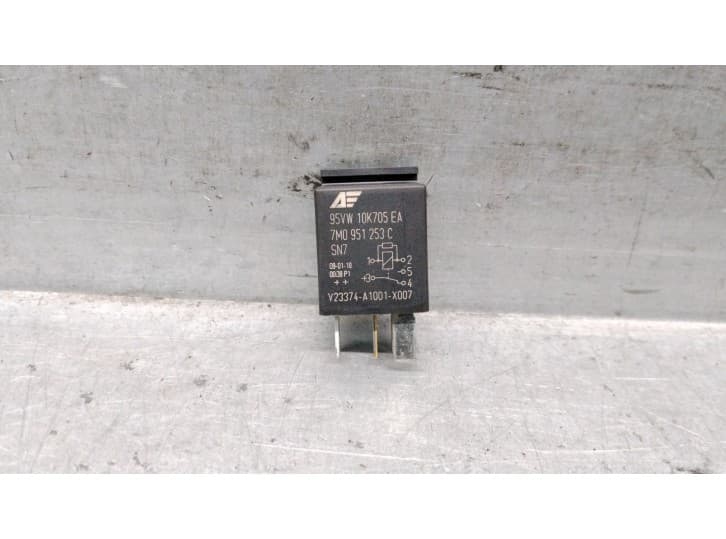 Recambio de rele para audi q5 (8rb) 3.0 tdi quattro referencia OEM IAM 7M0951253C