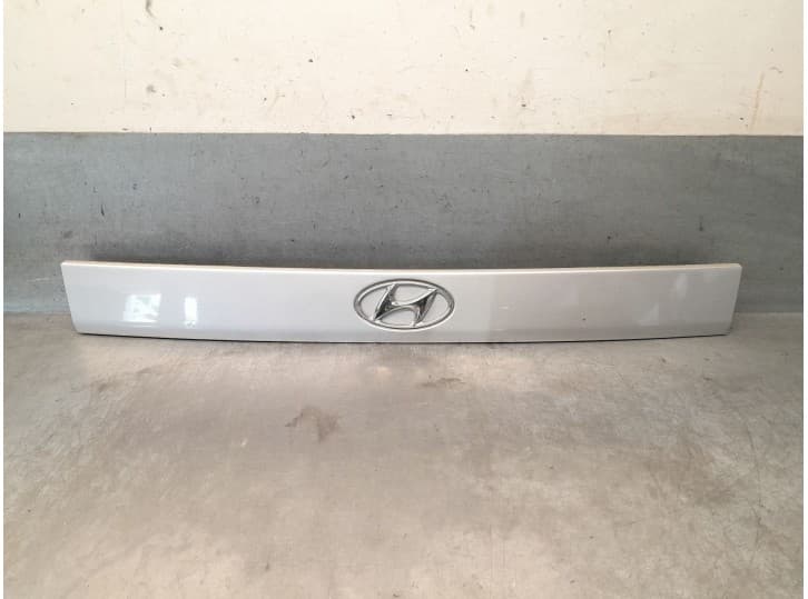 Recambio de molduras traseras para hyundai atos prime (mx) 1.1 12v cat referencia OEM IAM 8731005510 8731005510