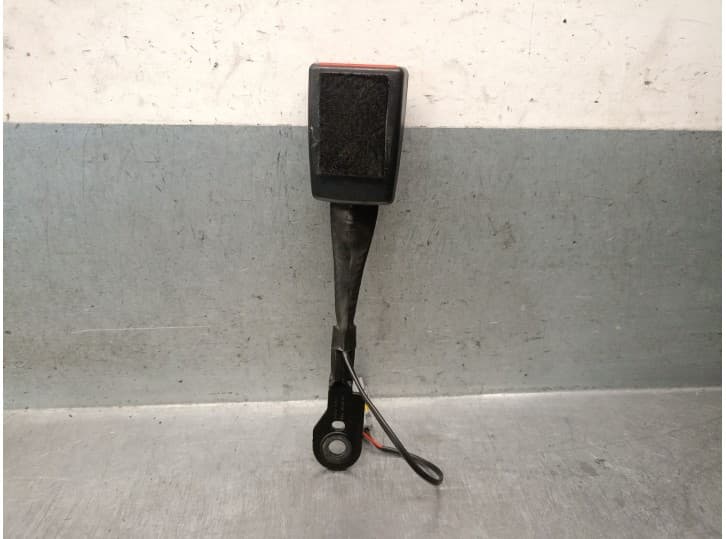 Recambio de enganche cinturon delantero izquierdo para citroën c5 iii break (rw_) 2.0 hdi 165 referencia OEM IAM 8975R8 8975R8
