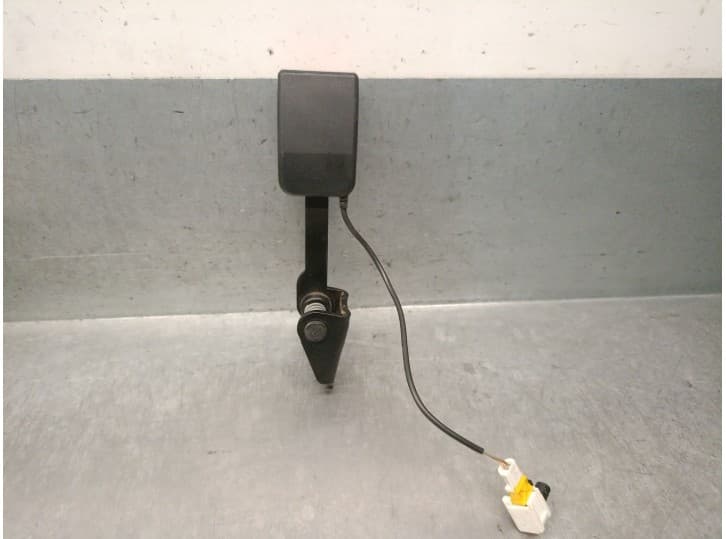 Recambio de enganche cinturon trasero derecho para peugeot 308 cc (4b_) 2.0 hdi referencia OEM IAM 8975GE 8975GE 6009409