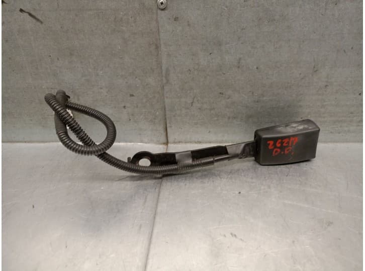 Recambio de enganche cinturon delantero derecho para hyundai i40 i (vf) 1.7 crdi referencia OEM IAM 888303Z000RY 888303Z000RY