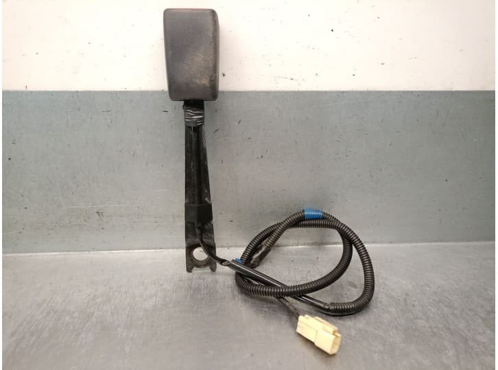 Recambio de enganche cinturon delantero izquierdo para toyota urban cruiser (_p1_) 1.4 d-4d (nlp110_) referencia OEM IAM 7323052