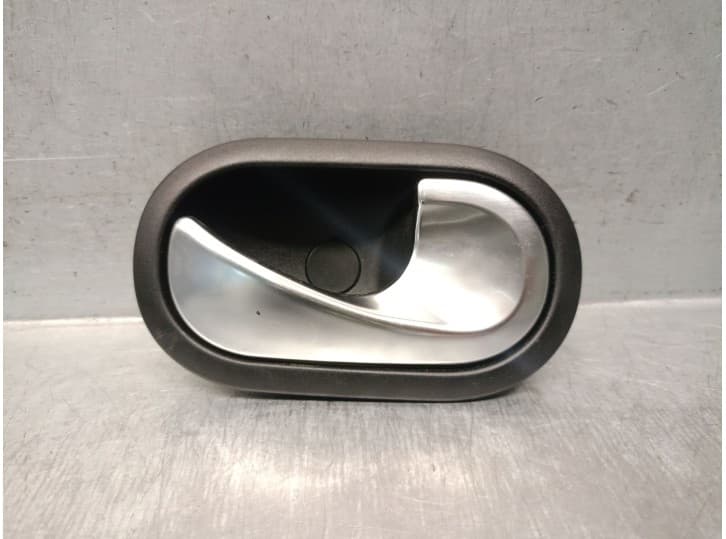 Recambio de maneta interior trasera derecha para renault twingo iii (bcm_, bca_) 0.9 tce 90 referencia OEM IAM 210297DT