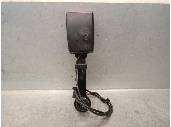 Recambio de enganche cinturon delantero izquierdo para renault twingo iii (bcm_, bca_) 0.9 tce 90 referencia OEM IAM 878170238R
