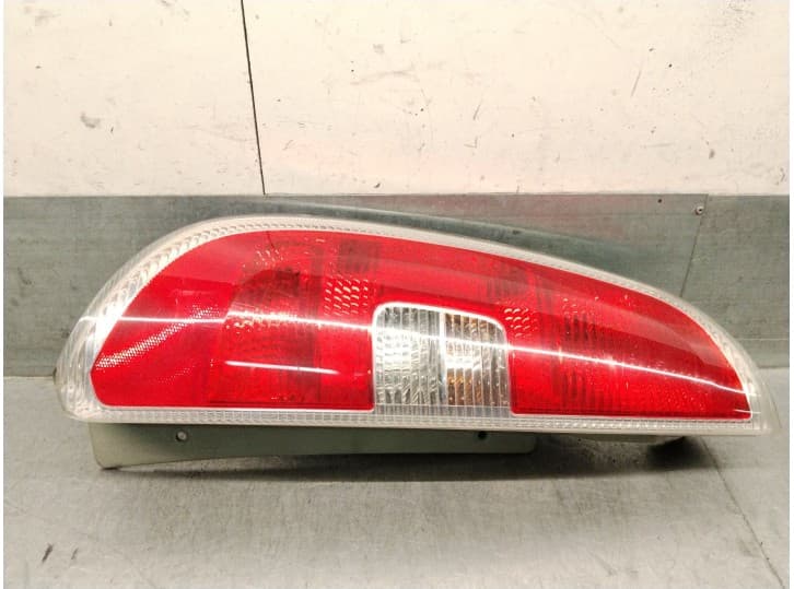 Recambio de piloto trasero izquierdo para skoda roomster praktik (5j) 1.4 tdi referencia OEM IAM 5J7945111 5J7945111