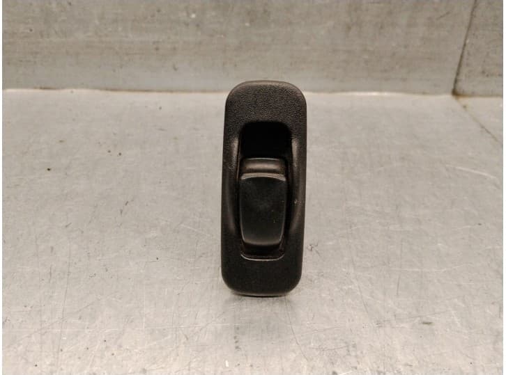 Recambio de mando elevalunas trasero derecho para mitsubishi space star monospace (dg_a) 1.9 di-d (dg4a) referencia OEM IAM MR60
