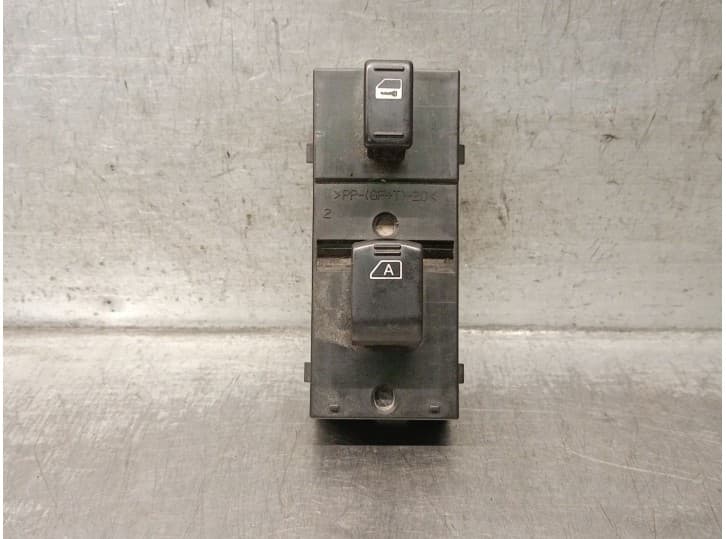 Recambio de mando elevalunas delantero derecho para nissan maxima (ba4) 3.5 referencia OEM IAM 254117Y000 254117Y000