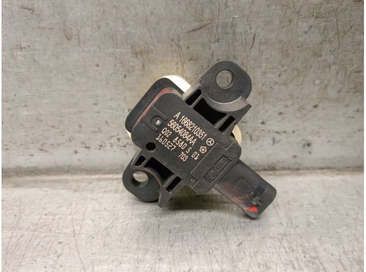Recambio de sensor impacto para infiniti qx30 2.2 d awd referencia OEM IAM A1668210351 56054084AA