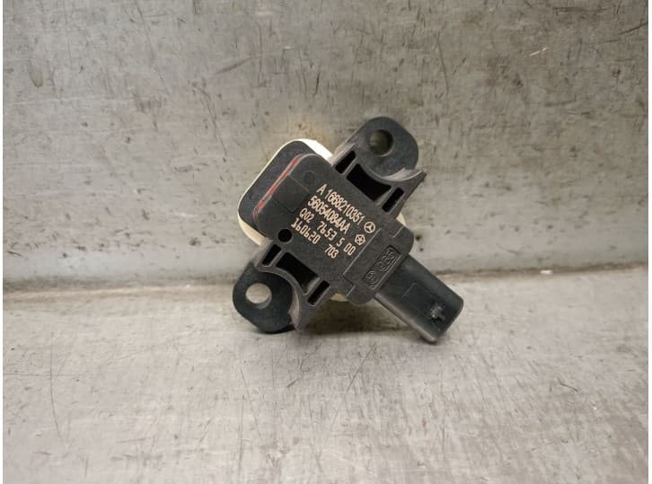 Recambio de sensor impacto para infiniti qx30 2.2 d awd referencia OEM IAM A1668210351 56054084AA