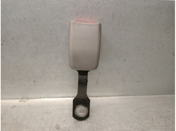Recambio de enganche cinturon delantero derecho para daewoo lacetti hatchback (klan) 1.6 referencia OEM IAM 96415492 96415492