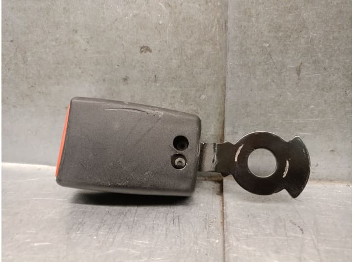 Recambio de enganche cinturon trasero izquierdo para ford transit connect v408 furgoneta/monovolumen 1.5 tdci referencia OEM IAM