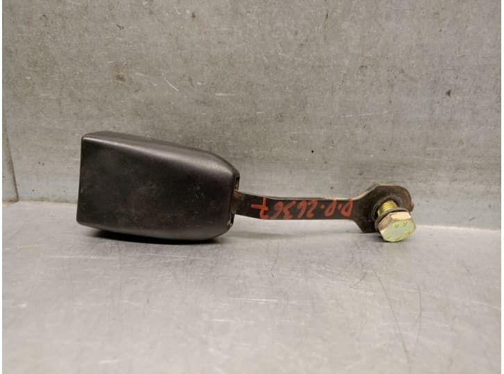 Recambio de enganche cinturon delantero derecho para peugeot boxer furgoneta (230l) 2.5 d referencia OEM IAM 8973P8 8973P8