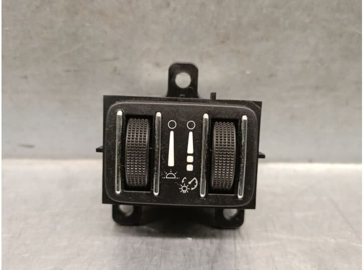 Recambio de mando luces salpicadero para lancia voyager monospace (404_) 2.8 crd (rt, 53) referencia OEM IAM 04602892AC K0460289