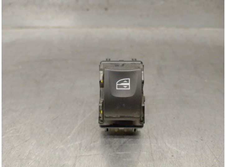 Recambio de mando elevalunas delantero derecho para renault express furgón/monospace 1.5 blue dci 95 (f6ab) referencia OEM IAM 2