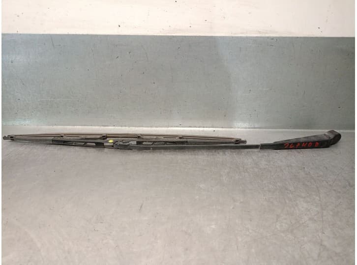 Recambio de brazo limpia delantero derecho para citroën c15 furgón/monospace (vd_) 1.8 d referencia OEM IAM 75528557 75528557