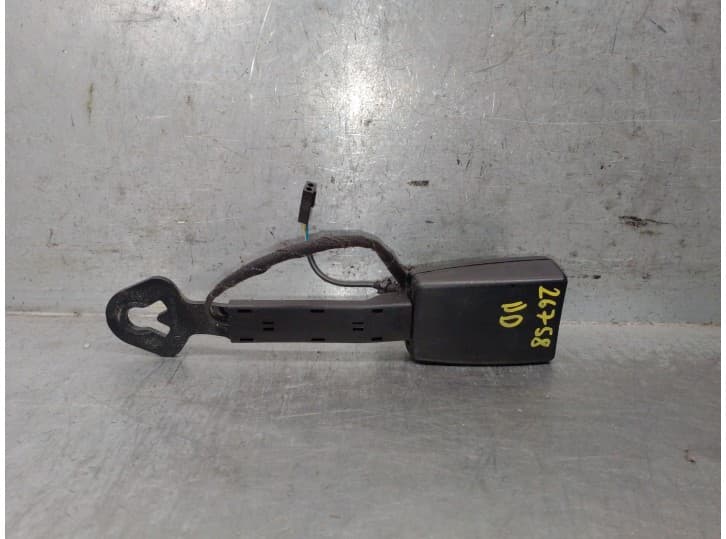 Recambio de enganche cinturon delantero derecho para volkswagen golf vii variant (ba5, bv5) 1.6 referencia OEM IAM 5G4857756B 5G