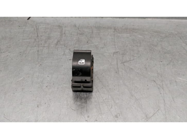 Recambio de mando elevalunas trasero derecho para fiat 500l (351_, 352_) 0.9 (199lyc1b) referencia OEM IAM 735555157 735555157