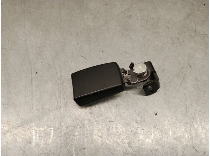 Recambio de enganche cinturon trasero derecho para volkswagen passat b7 (362) 2.0 tdi referencia OEM IAM 3C0857740F 3C0857740F