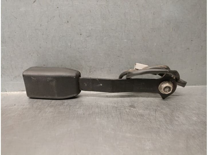 Recambio de enganche cinturon delantero izquierdo para mazda 3 sedán (bk) 1.6 di turbo (bk12y) referencia OEM IAM BR9E57680A02 B