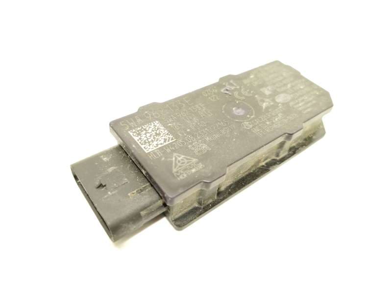 Recambio de antena para cupra eboost born referencia OEM IAM 5WA962133E