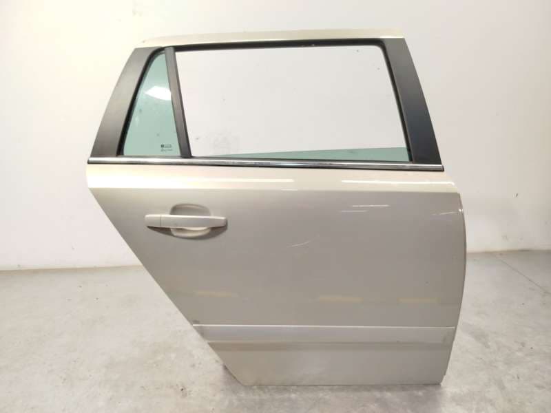 Recambio de puerta trasera derecha para opel astra h station wagon (a04) 1.7 cdti (l35) referencia OEM IAM 13168046