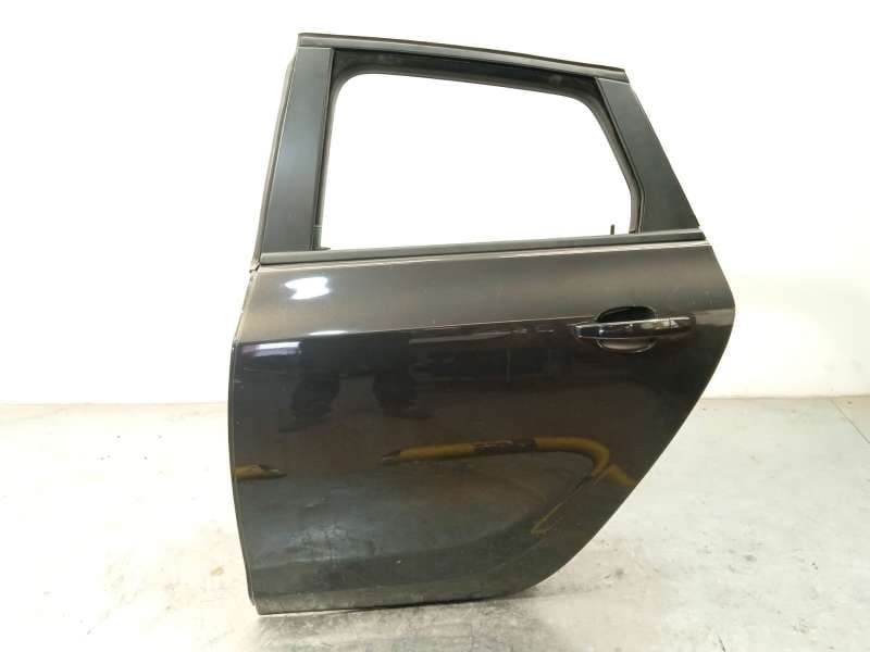Recambio de puerta trasera izquierda para opel astra j sedán 1.7 cdti (69) referencia OEM IAM 13285610