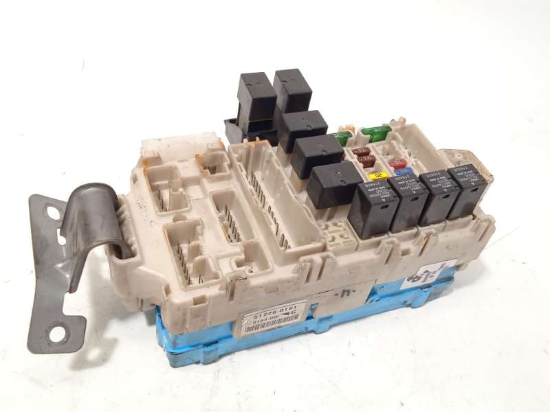 Recambio de caja reles / fusibles para mitsubishi grandis (na_w) 2.0 di-d (na8w) referencia OEM IAM MR587655