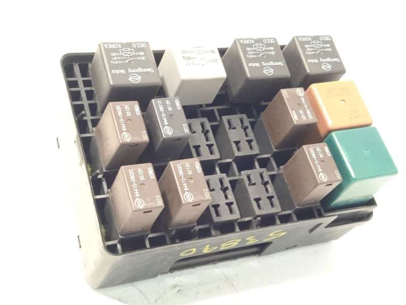 Recambio de caja reles / fusibles para ssangyong rexton / rexton ii (gab_) 2.7 d 4x4 referencia OEM IAM 8210108J72 - Negro