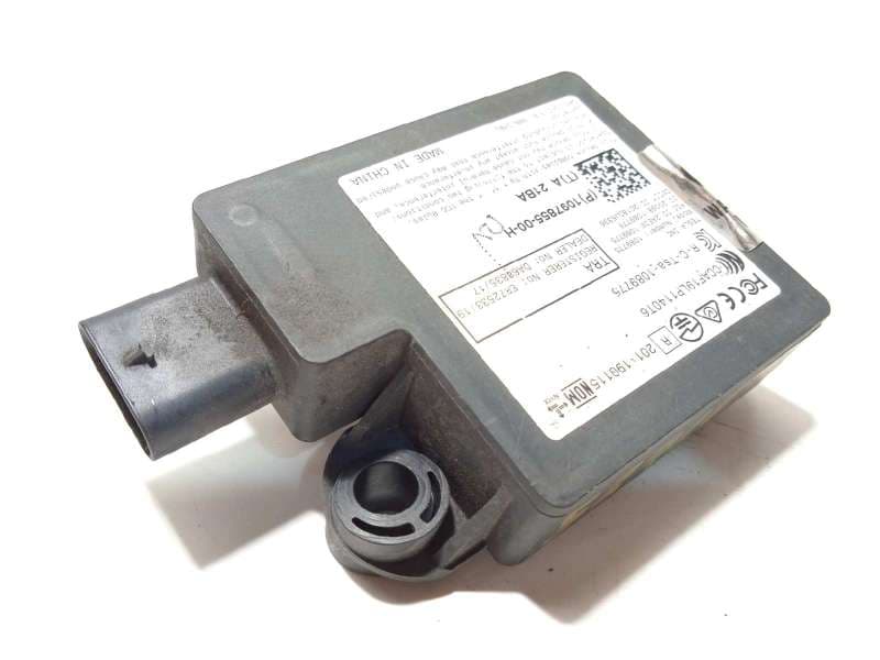 Recambio de modulo electronico para tesla model 3 referencia OEM IAM 109785500H - Blanco