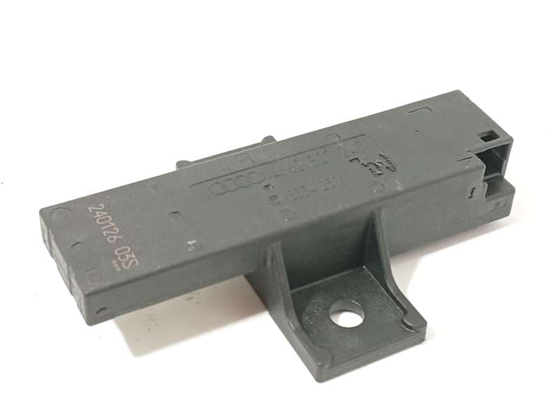 Recambio de antena para audi a5 sportback (f5a, f5f) 35 tdi referencia OEM IAM 4M0907247 - Blanco