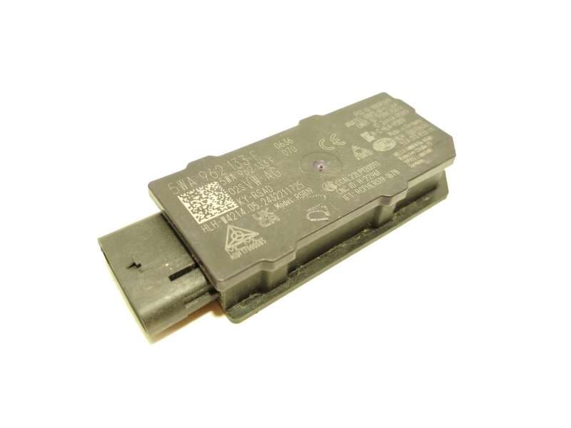 Recambio de antena para seat leon (kl1, klg) 1.0 tsi mild hybrid referencia OEM IAM 5WA962133F - Blanco