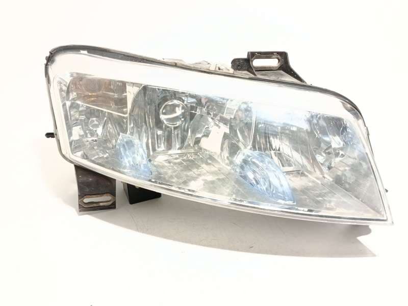 Recambio de faro derecho para fiat stilo (192_) 1.9 jtd (192_xe1a) referencia OEM IAM