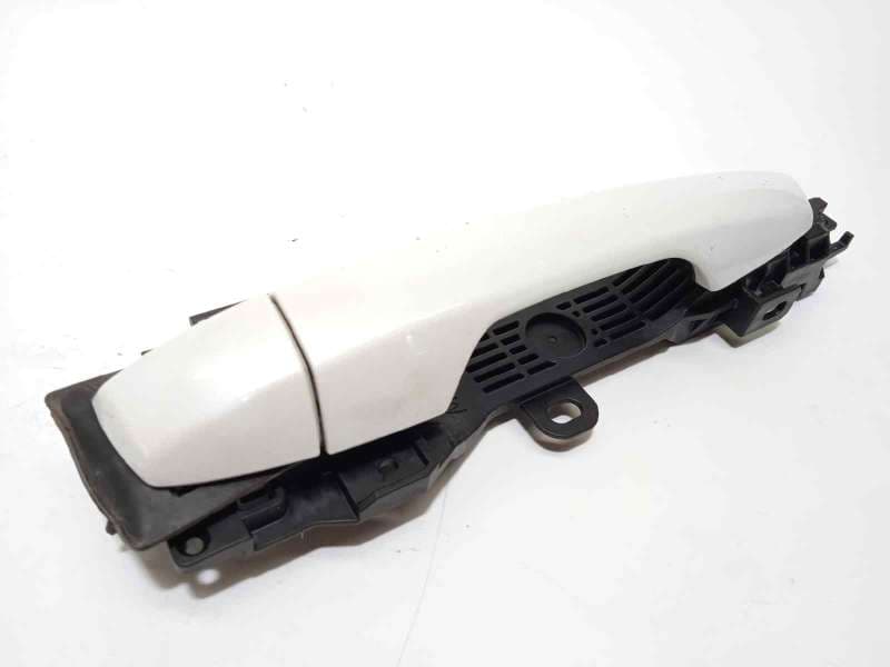 Recambio de maneta exterior trasera derecha para mitsubishi eclipse cross motion 2wd referencia OEM IAM 5716A638WA - Blanco