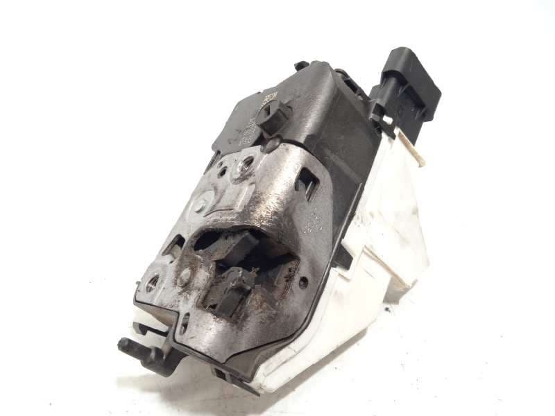 Recambio de cerradura puerta delantera derecha para citroën berlingo station wagon 1.6 16v hdi referencia OEM IAM 828405 9135EA - Blanco