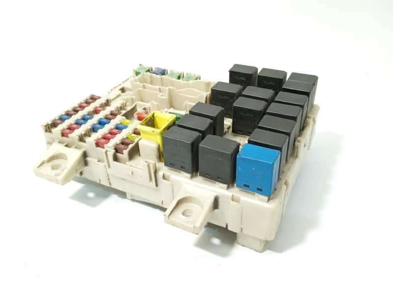 Recambio de caja reles / fusibles para mitsubishi colt berlina 3 (z30) cleartec referencia OEM IAM 8565A174 - Blanco