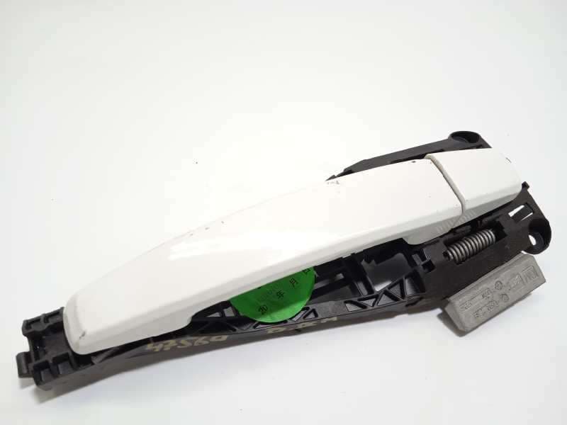 Recambio de maneta exterior delantera derecha para chevrolet orlando 2.0 diesel cat referencia OEM IAM 92233089 - Blanco