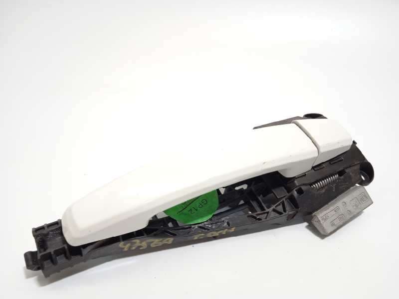Recambio de maneta exterior trasera derecha para chevrolet orlando 2.0 diesel cat referencia OEM IAM 92233089 - Blanco