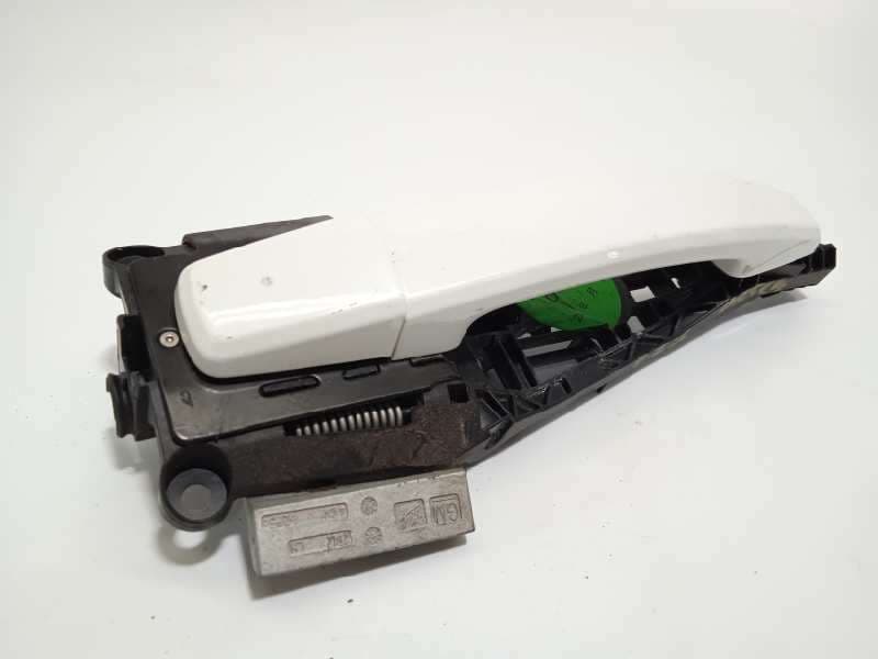 Recambio de maneta exterior trasera izquierda para chevrolet orlando 2.0 diesel cat referencia OEM IAM 92233089 - Blanco
