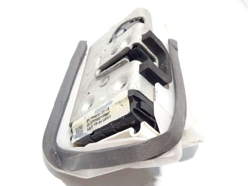 Recambio de cerradura puerta delantera derecha para tesla model 3 rwd referencia OEM IAM 150067301B - Blanco