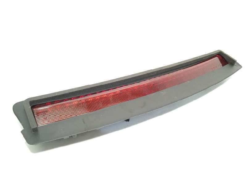 Recambio de luz central de freno para tesla model 3 rwd referencia OEM IAM 161520200A - Blanco