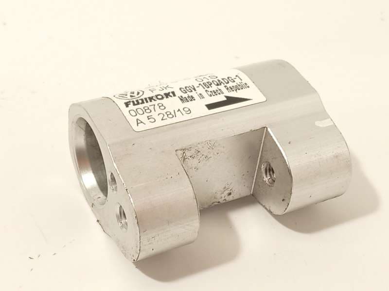 Recambio de valvula expansion para audi e-tron (gen) 50 quattro referencia OEM IAM 4M0816805B - Negro