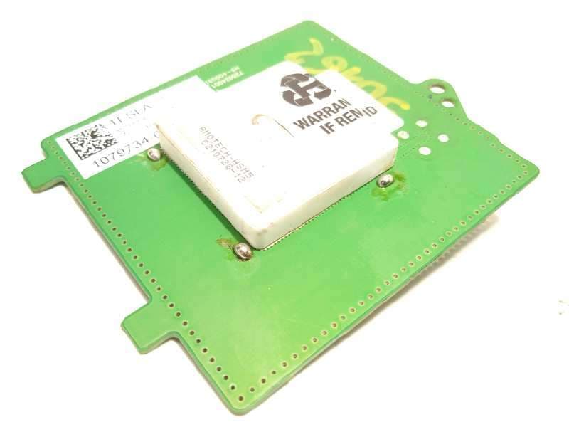Recambio de antena para tesla model 3 rwd referencia OEM IAM 107973400C - Blanco