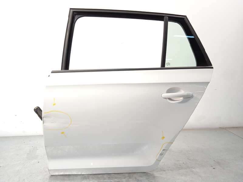 Recambio de puerta trasera izquierda para skoda spaceback (5h) 1.6 tdi dpf referencia OEM IAM 5JJ833051A - Blanco