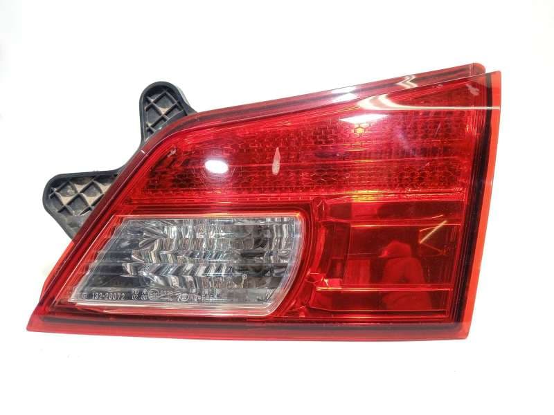 Recambio de piloto trasero derecho interior para subaru legacy kombi/outback b14 2.5 cat referencia OEM IAM 84912AJ250 - Negro