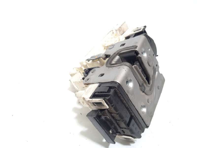 Recambio de cerradura puerta delantera izquierda para mercedes-benz sprinter iii furgón fwd 2.1 cdi cat referencia OEM IAM A9077 - Blanco